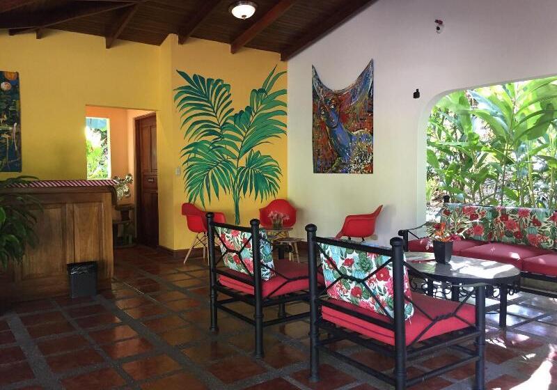 Jaco Hotel Docelunas