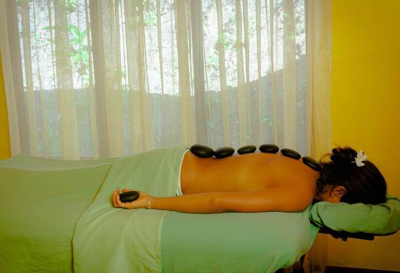 Jaco Hotel Docelunas