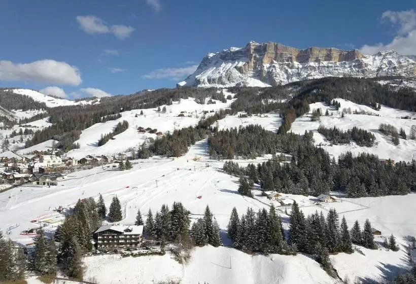 Hotelli Pensione La Müda