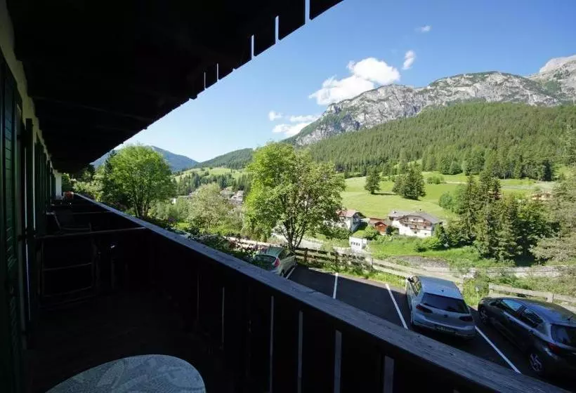 Hotelli Pensione La Müda