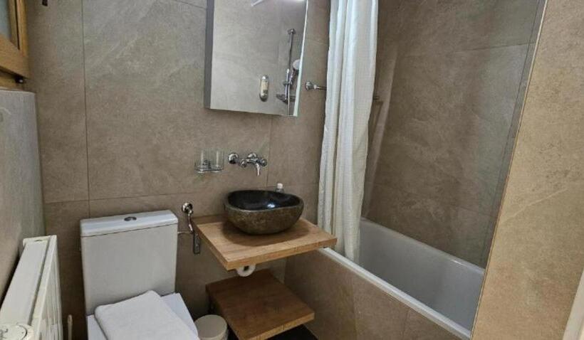 ホテル The River Village