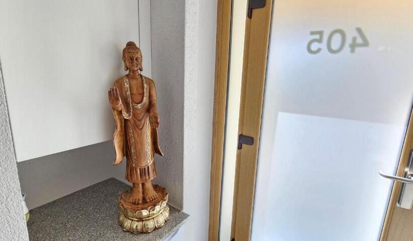 ホテル The River Village