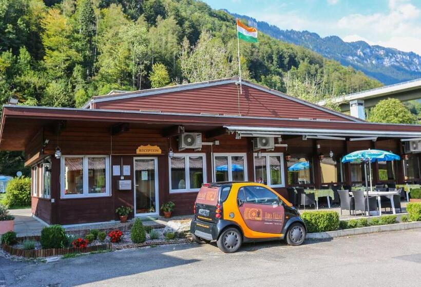 ホテル The River Village