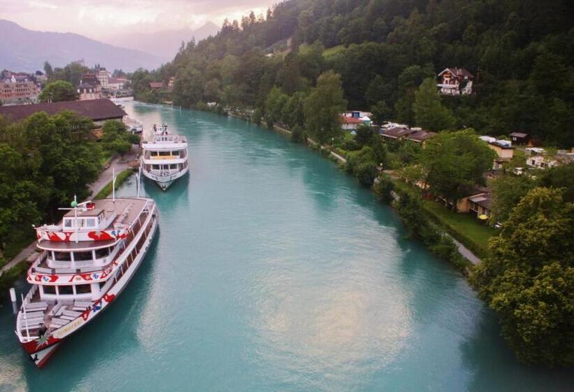 ホテル The River Village