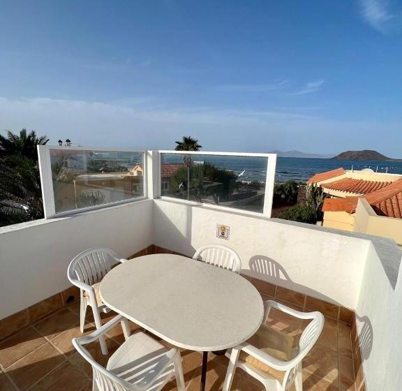 هاستل Pura Vida Surf Camp & School