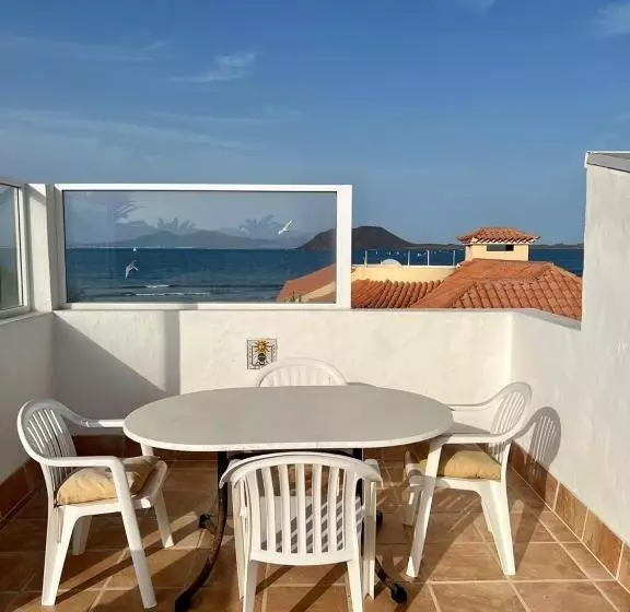 Retkeilymaja Pura Vida Surf Camp & School