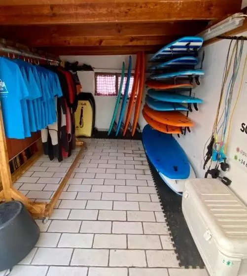 Retkeilymaja Pura Vida Surf Camp & School