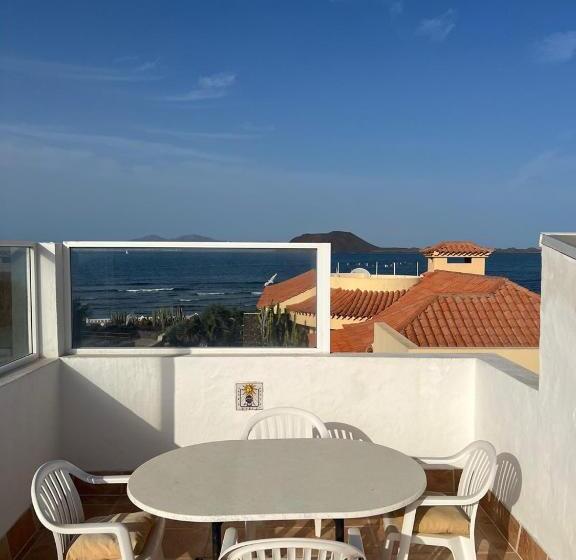 هاستل Pura Vida Surf Camp & School