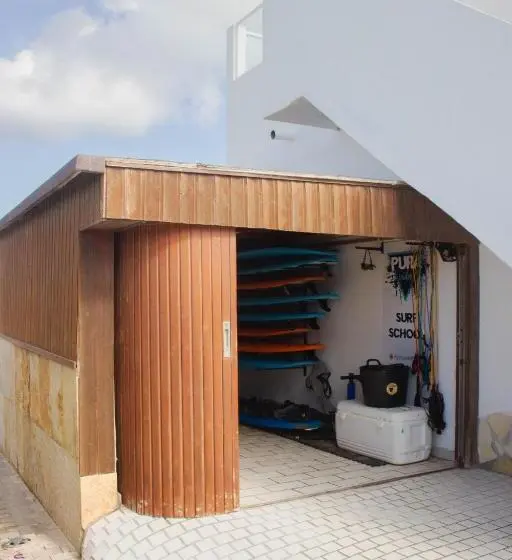 ユースホステル Pura Vida Surf Camp & School