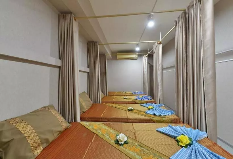 Kastel Pattaya Hotel By Loft Bangkok