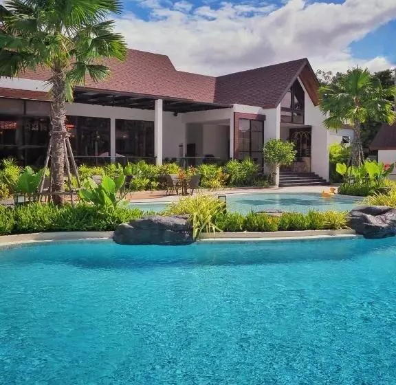 Kastel Pattaya Hotel By Loft Bangkok