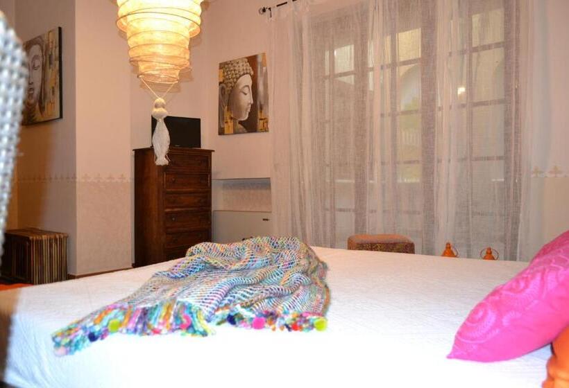 민박 Villa Ethnic Chic