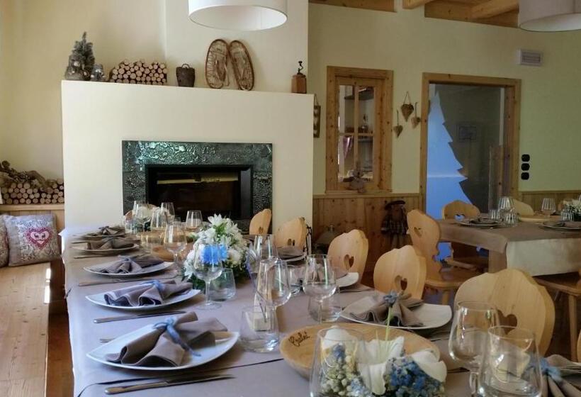 ホテル Albergo Chalet Abete Rosso