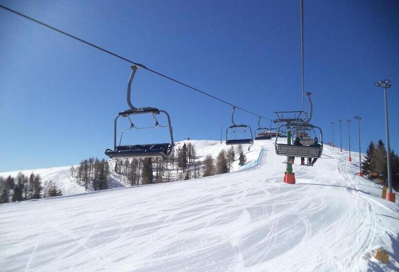 ホテル Albergo Chalet Abete Rosso