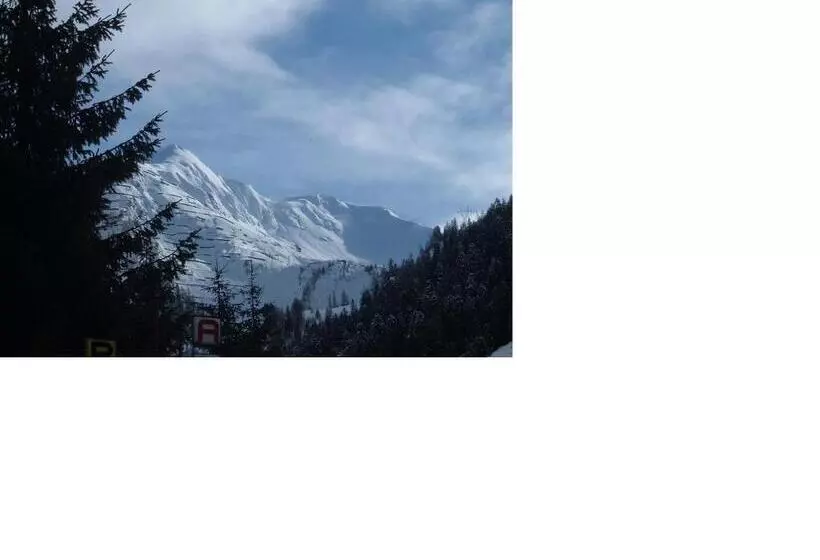 Hotelli Albergo Pineta