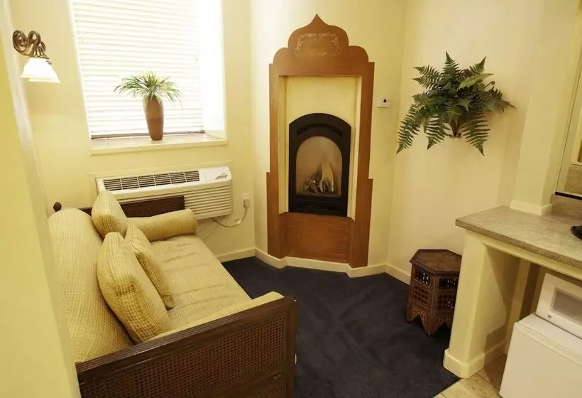 Hotelli Destinations Inn Theme Rooms