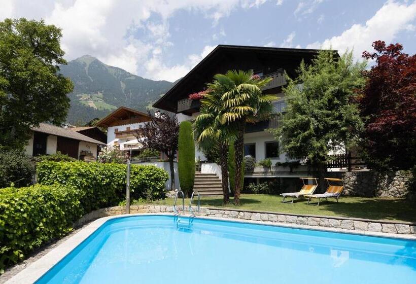 בית מלון כפרי Garni Juval