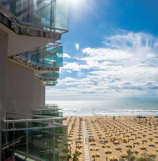 فندق Nizza Frontemare Superior 3 Stelle