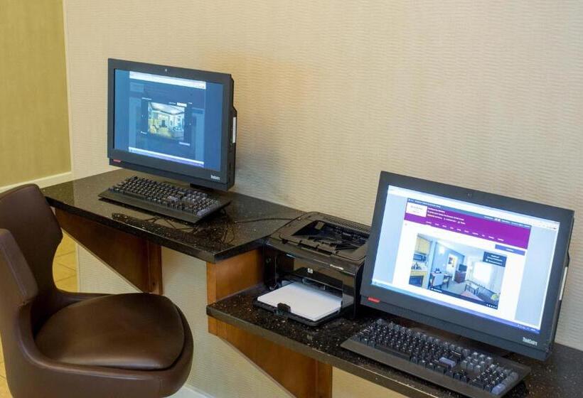 هتل Residence Inn By Marriott Moncton