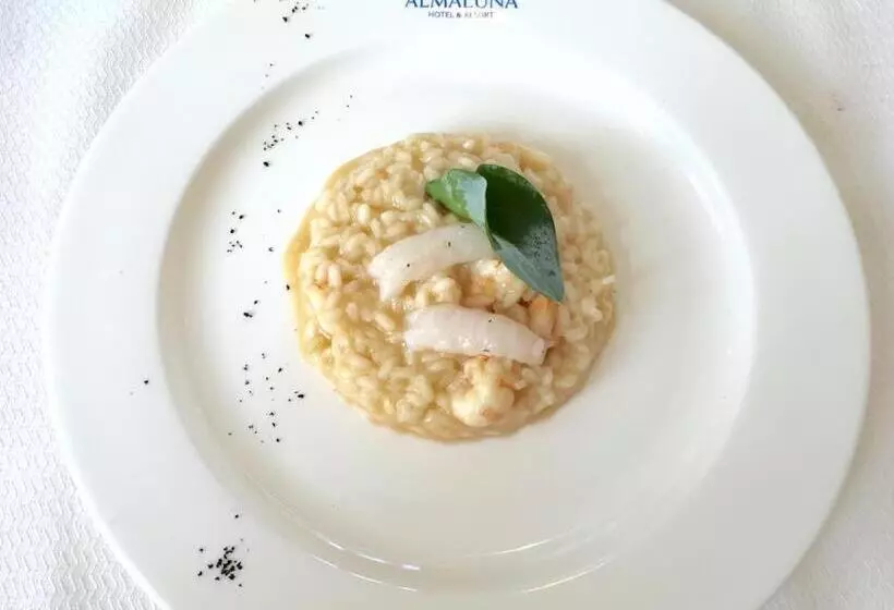 Almaluna Hotel & Resort