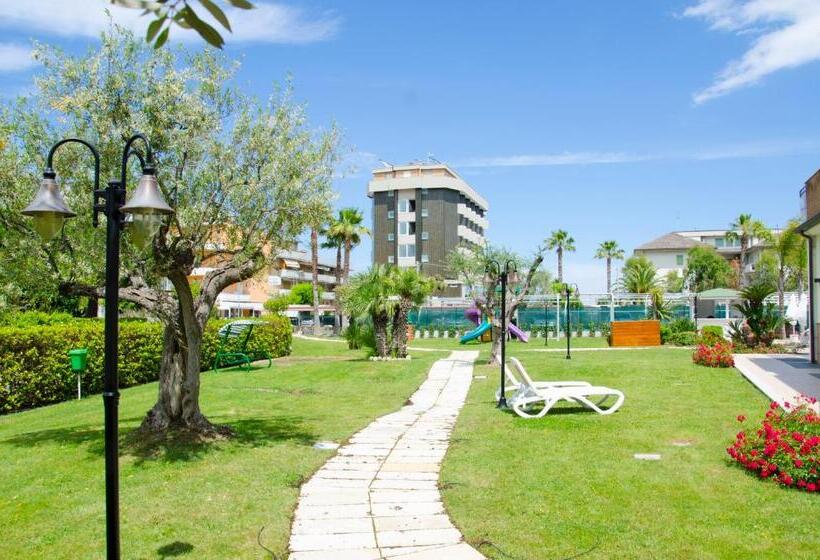 Almaluna Hotel & Resort