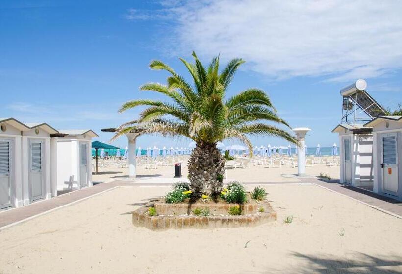 Almaluna Hotel & Resort