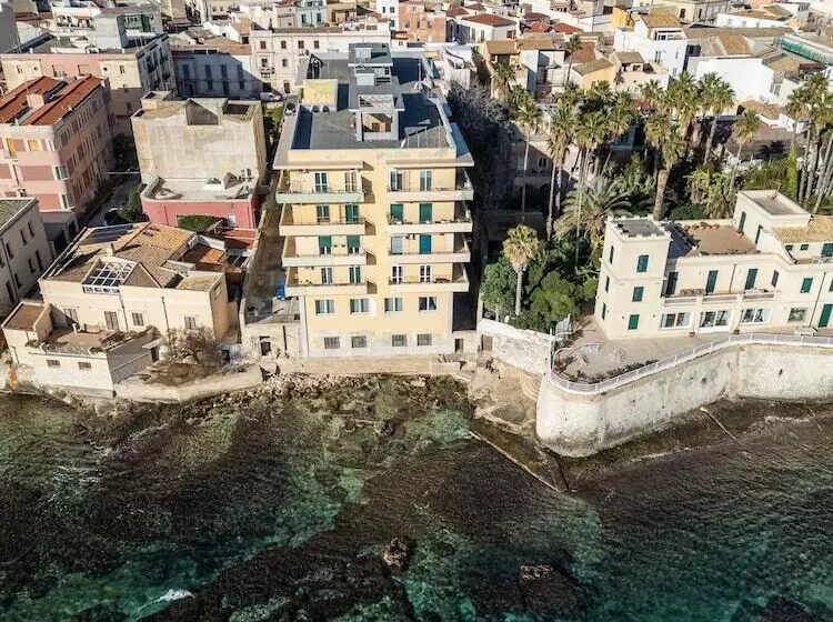 تختخواب و صبحانه Marlove Siracusa   Private Sea Access   Self Check In