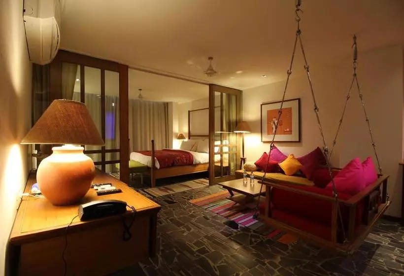 ホテル The Sky Imperial Aarivaa Luxury Stays