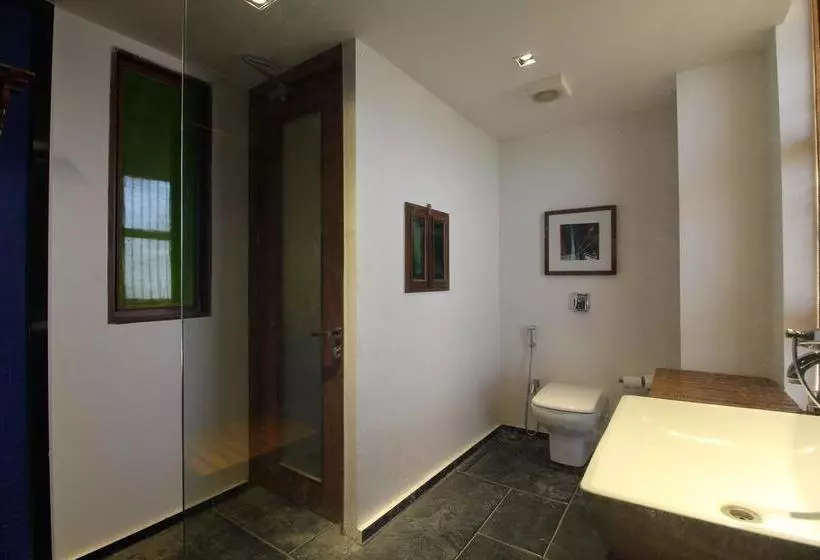 ホテル The Sky Imperial Aarivaa Luxury Stays