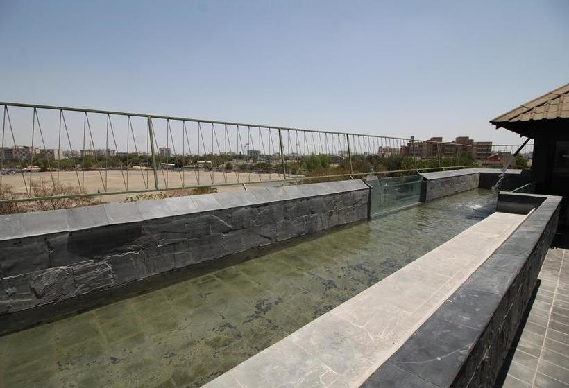 فندق The Sky Imperial Aarivaa Luxury Stays