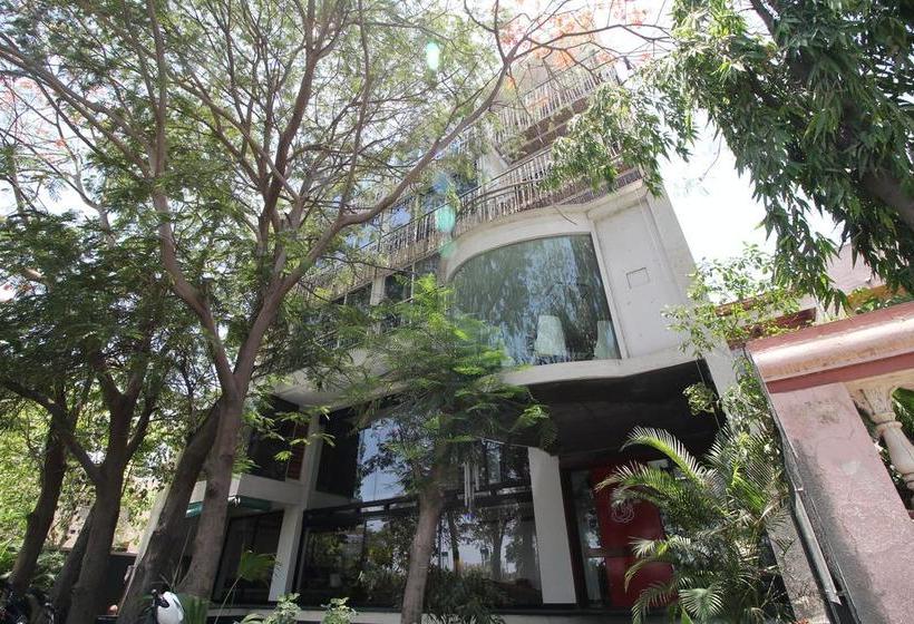 فندق The Sky Imperial Aarivaa Luxury Stays