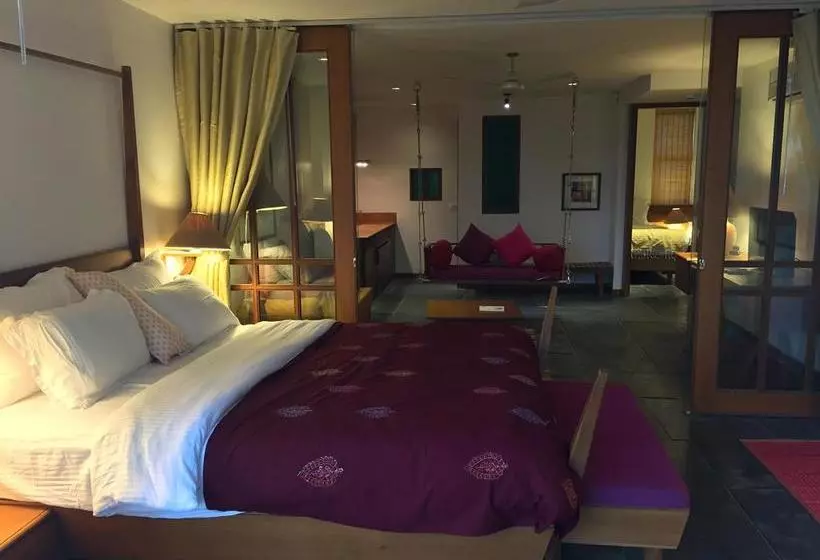 ホテル The Sky Imperial Aarivaa Luxury Stays