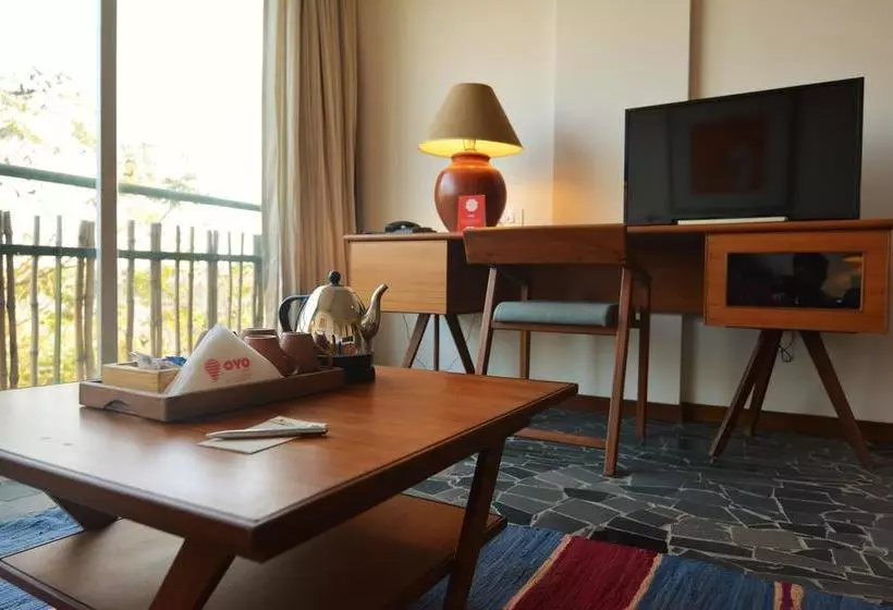 ホテル The Sky Imperial Aarivaa Luxury Stays