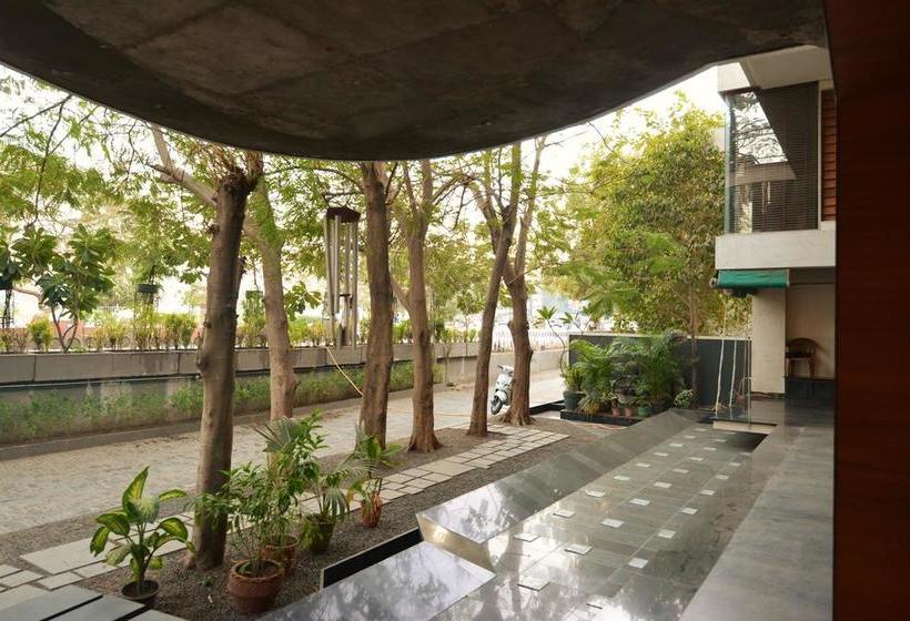 فندق The Sky Imperial Aarivaa Luxury Stays