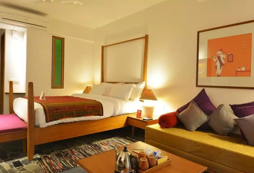 ホテル The Sky Imperial Aarivaa Luxury Stays
