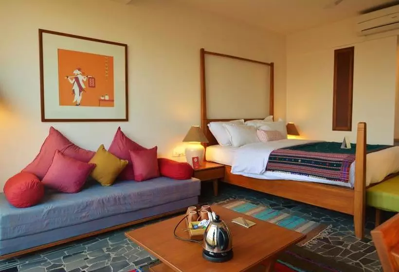 ホテル The Sky Imperial Aarivaa Luxury Stays