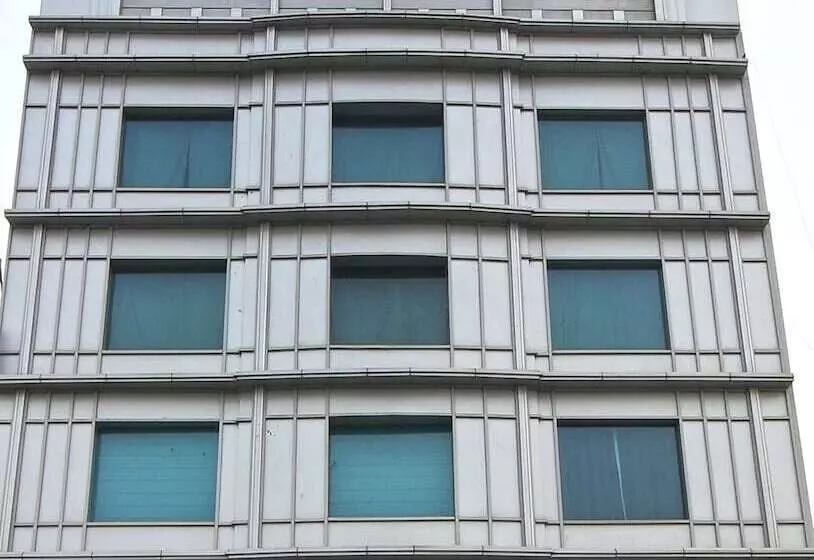 Hotel Arjun Clarks Inn