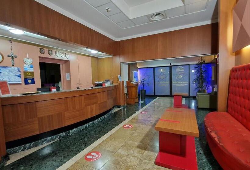 Отель Bella Italia Palace