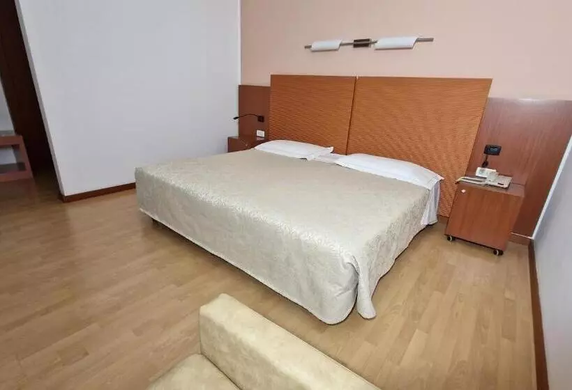 هتل Bella Italia Palace