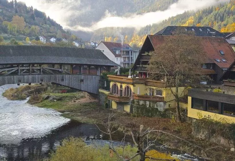 ホテル Das Waldhaus