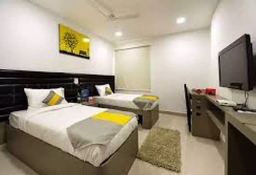 هتل La Riviera Suites