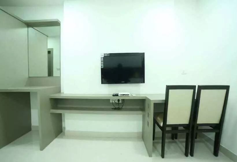 هتل La Riviera Suites