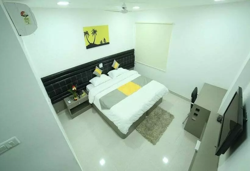 هتل La Riviera Suites