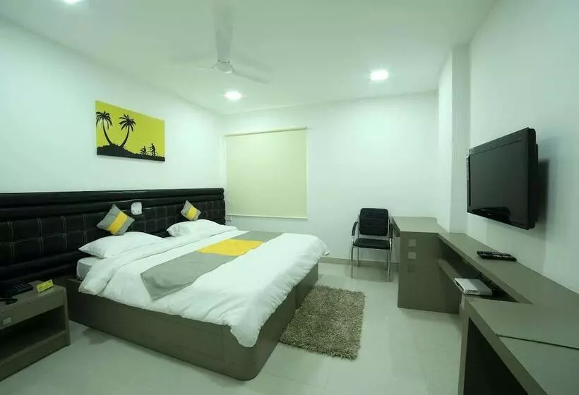 هتل La Riviera Suites