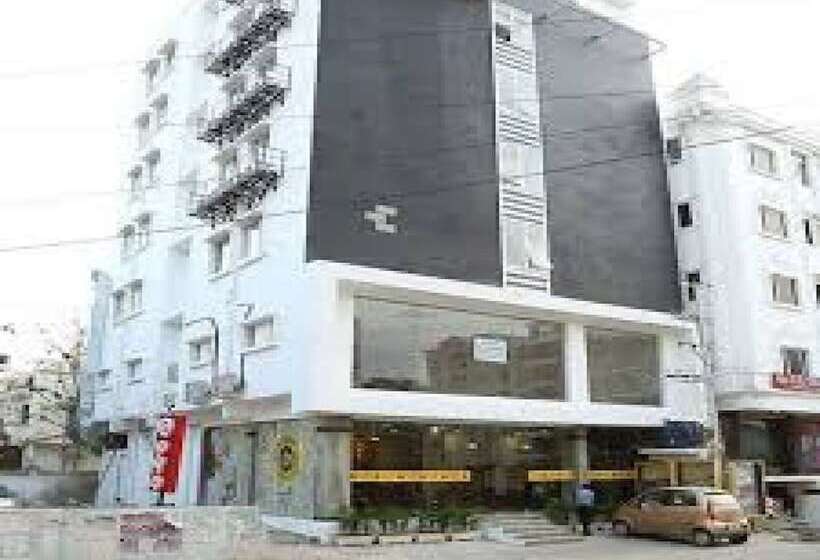 Отель La Riviera Suites