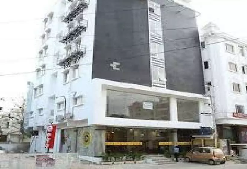 هتل La Riviera Suites