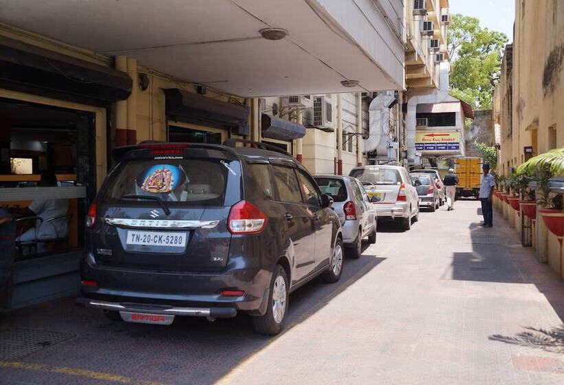 فندق Raaj Bhaavan