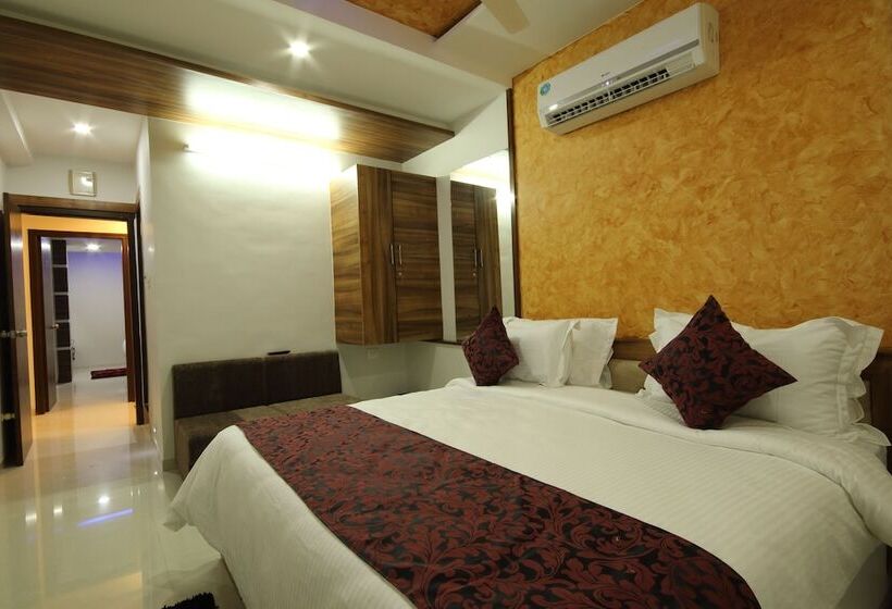 هتل Shree Gopal Residency