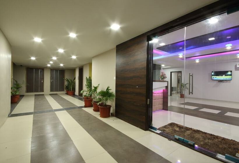 هتل Shree Gopal Residency