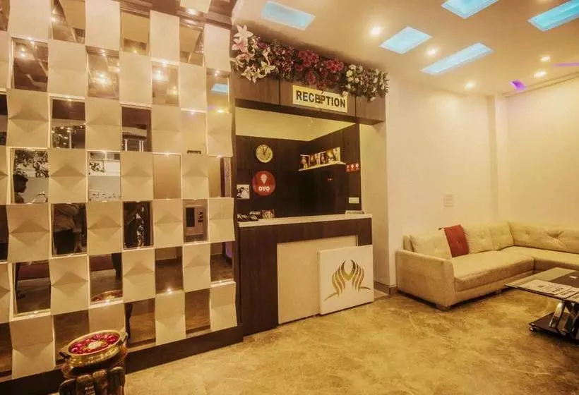 Fabhotel The A Park Lashkar